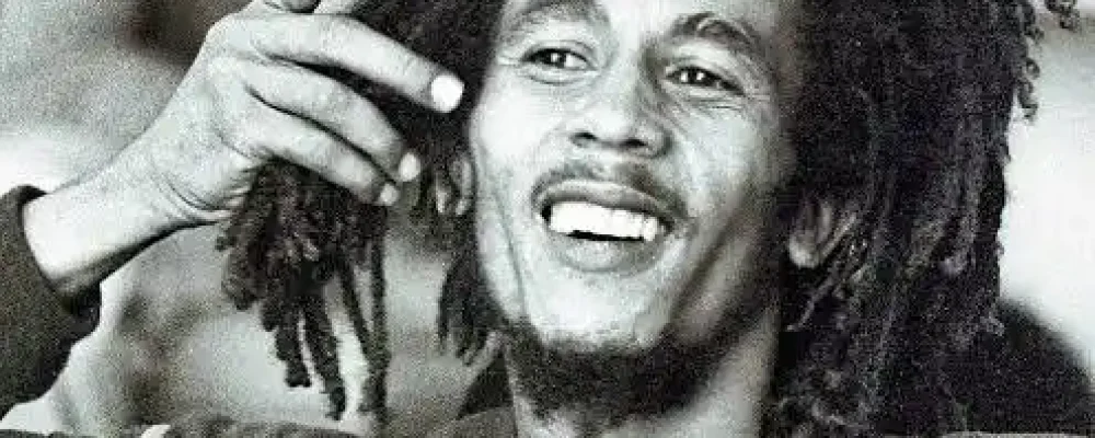 Radio Bizarro – Episodio: EVOLUCIÓN E IMPACTO DEL REGGAE: Espiritualidad, protesta y revolución 💚